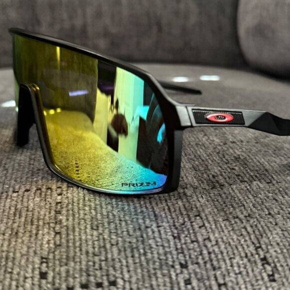 (OO9406) Oakley Sutro PRIZM Polarized Black Frame - Picture 4 of 12